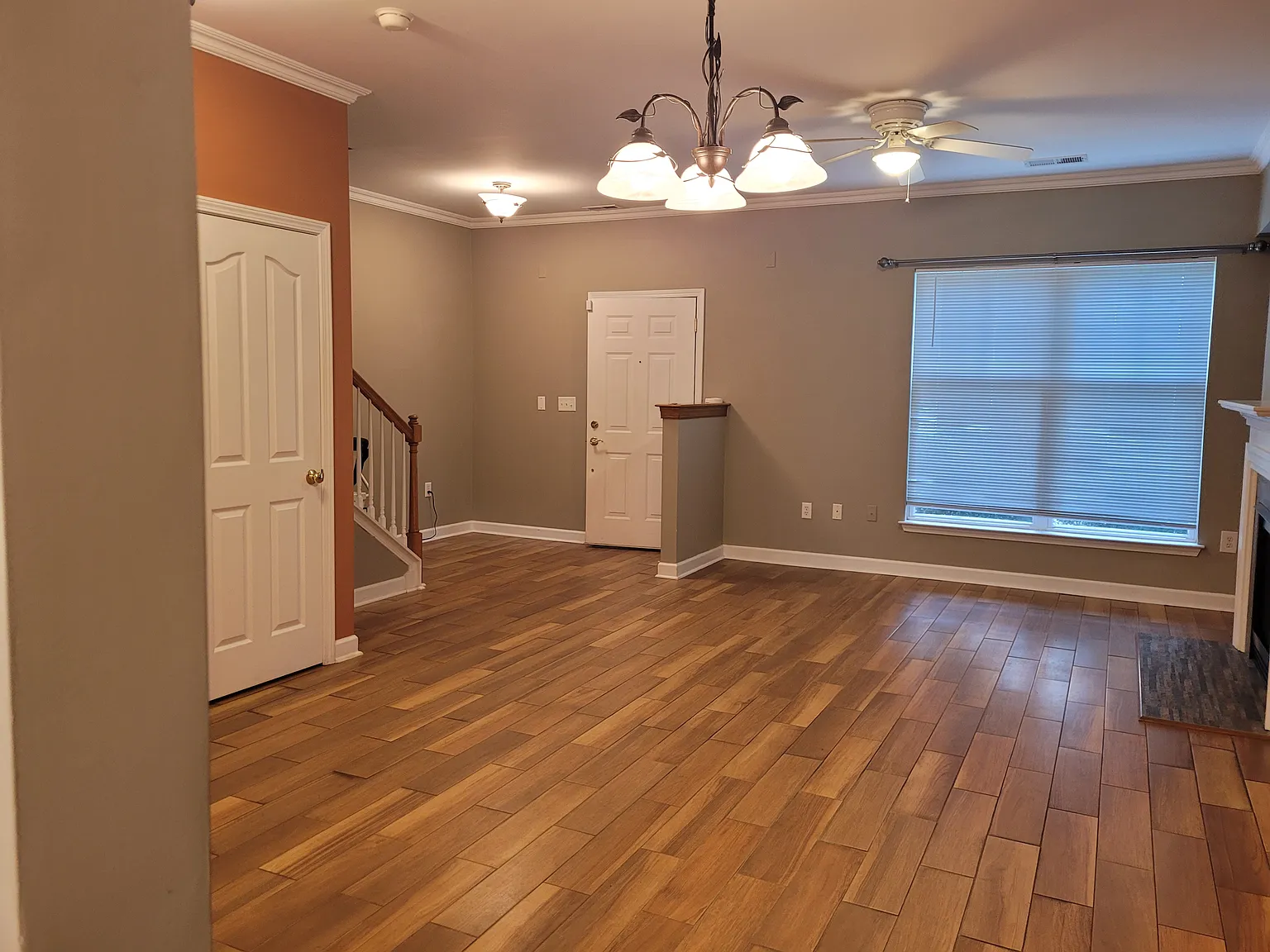 2 bed, 2.5 bath, 1500 sqft, $2,200 — Photo 4