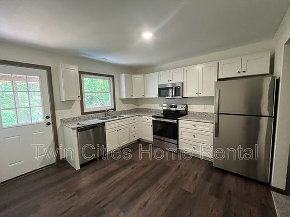 2nd image of 640 4th St S Unit 2