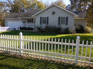 110 E Bluff St, Potomac, IL 61865