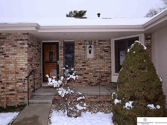 3rd image of 15674 Jackson Dr