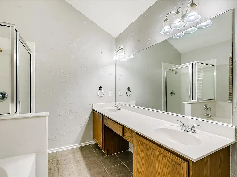 1504 Julianas Way — Photo 12