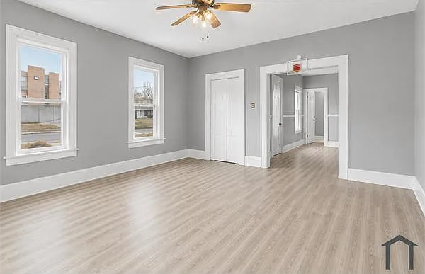 1404 Benton St — Photo 3