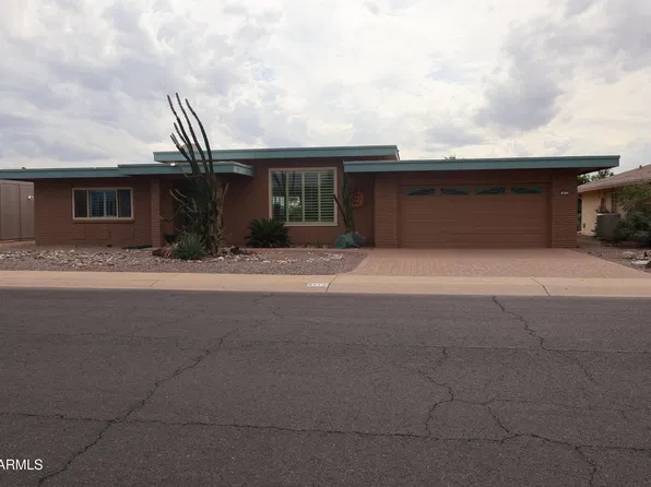 9713 W Newport Dr, Sun City, AZ 85351