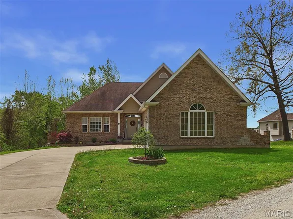 25 Brickyard Dr, Golden Eagle, IL 62036