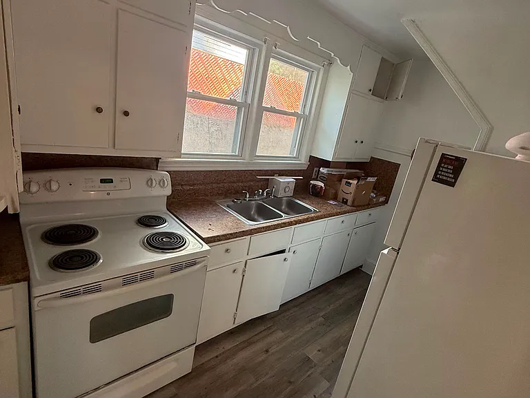 916 Carol St — Photo 15