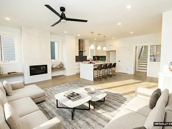 3rd image of 209 Woodsborough Pl
