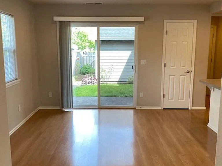 3311 SE Midvale Dr — Photo 6
