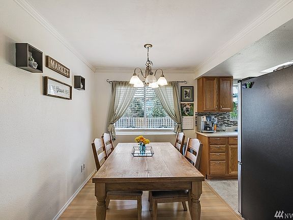 5th image of 912 87th Ave NE
