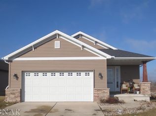 5 Megan Ct, Bloomington, IL 61705