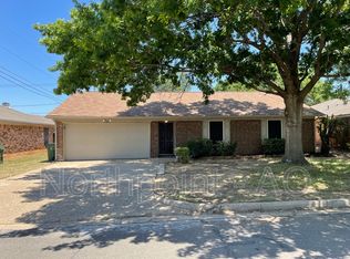 4109 Spring Brook Dr, Arlington, TX 76001