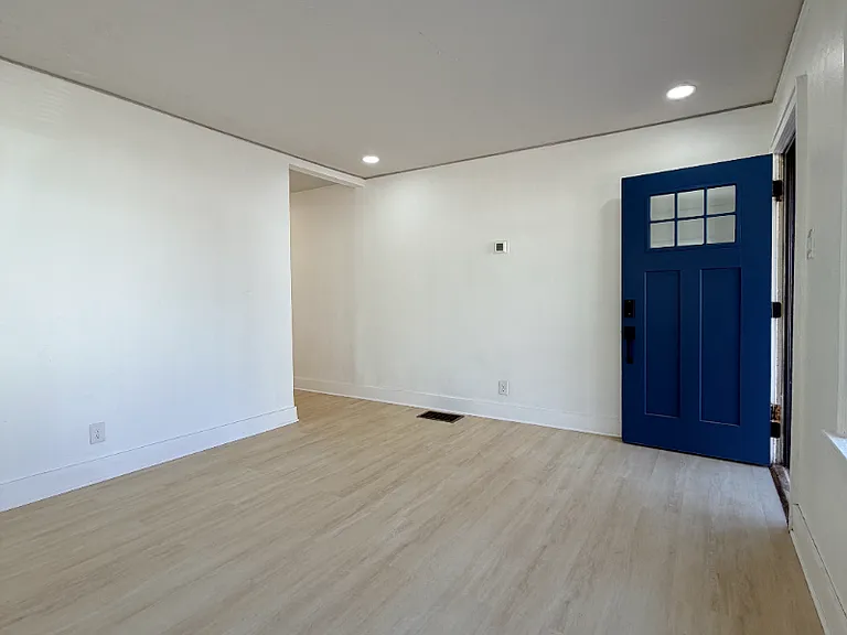 1336 Sharon St NW — Photo 5