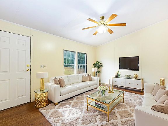 3rd image of 3230 SW 189th Avenue