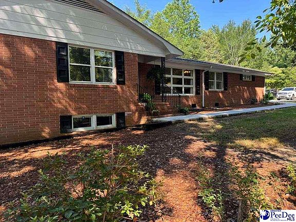 4th image of 304 Sliding Hill Rd