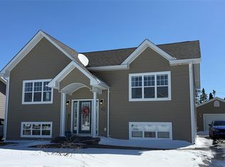 15 Howe St, Gander, NL A1V0E8