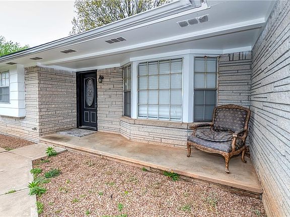3rd image of 714 Ponderosa Pl