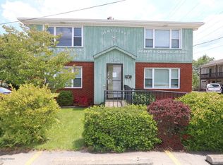 6504 Strawberry Ln, Louisville, KY 40214