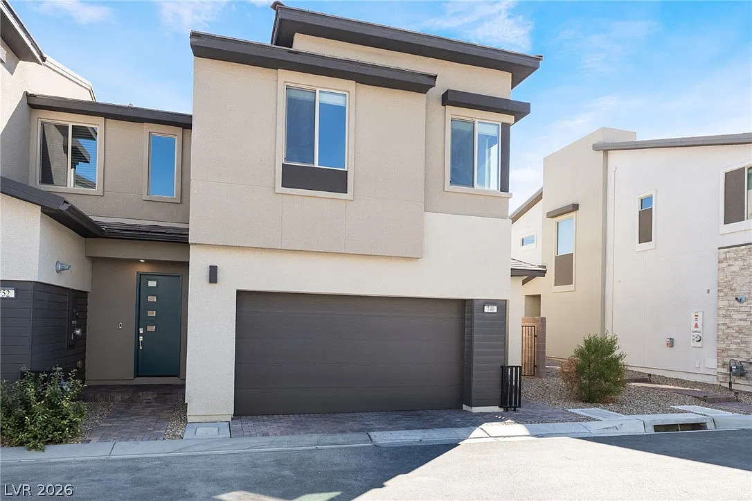 3 bed, 2.5 bath, 1825 sqft, $3,600 — Photo 2