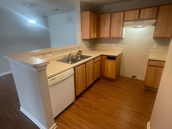 5th image of 3602 Springer Blvd #527