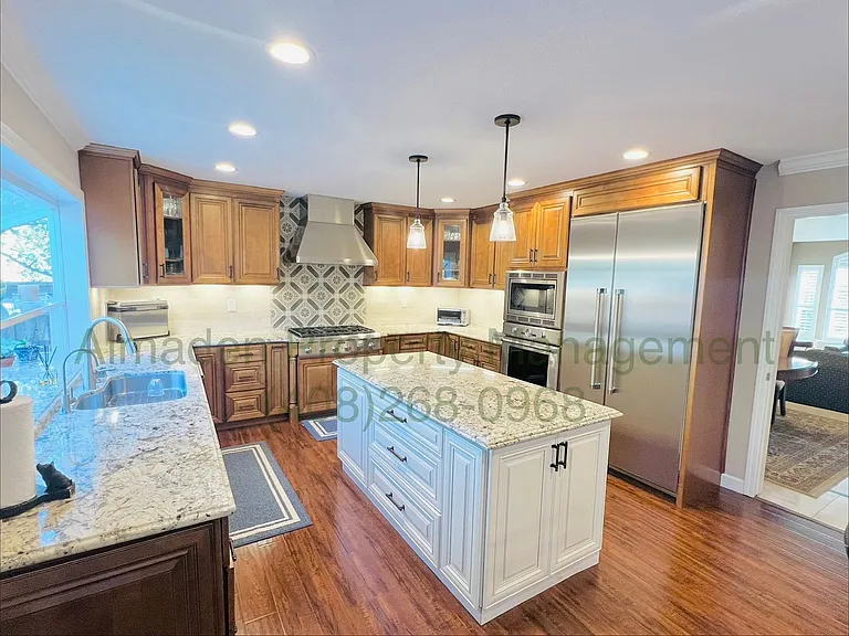 7000 Sterling Gate Ct — Photo 4