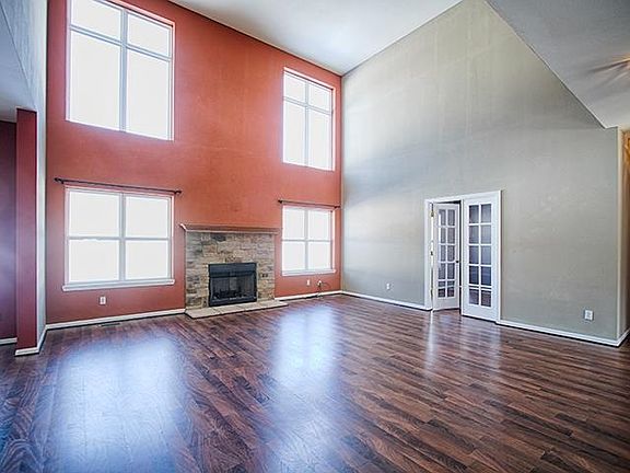 3rd image of 714 W Hampton Ave