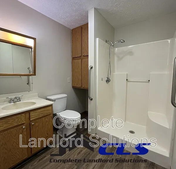 563 Farrington St — Photo 6