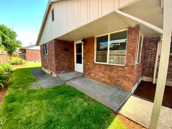 9223 SE Mitchell St, Portland, OR 97266