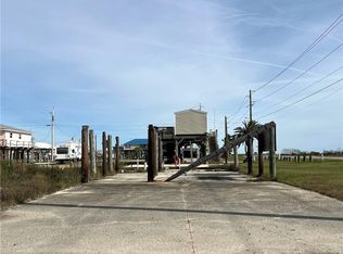 106 Rush Ln, Grand Isle, LA 70358