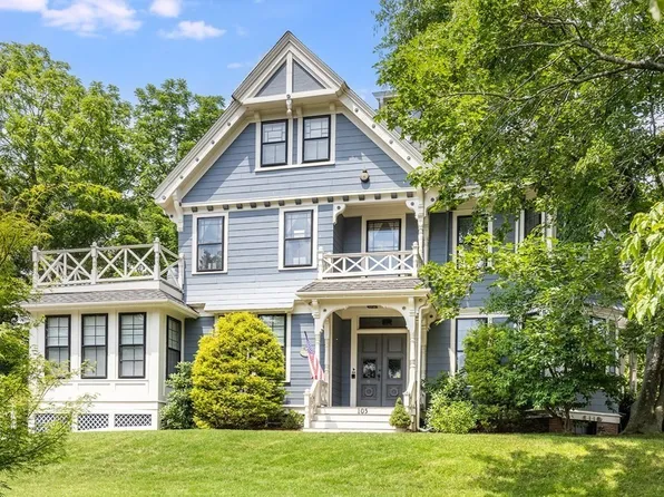 105 Pleasant St APT 2, Arlington, MA 02476