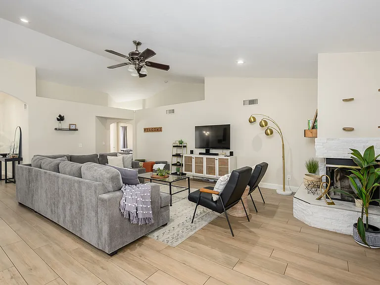 5638 E Helena Dr — Photo 27