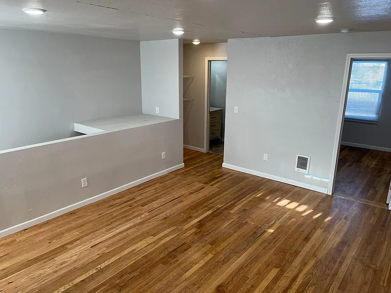 31 E Princeton Ave — Photo 5