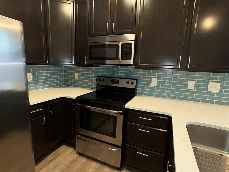 2424 N New Jersey St — Photo 12