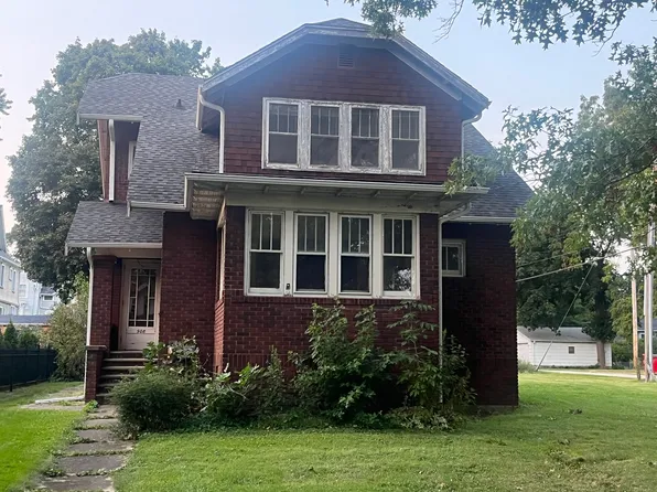 908 Monroe St, Mendota, IL 61342