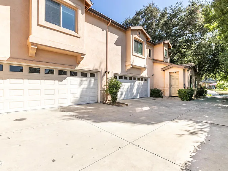 693 Cypress Ave — Photo 2