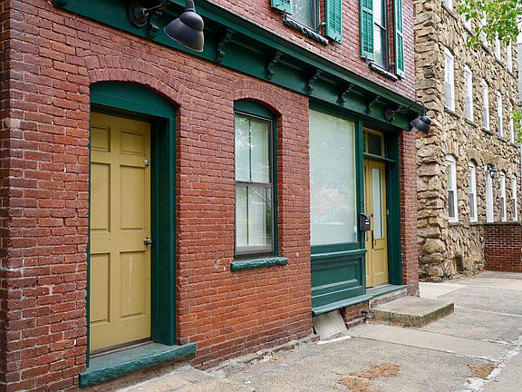 3rd image of 25 Anderson St #B