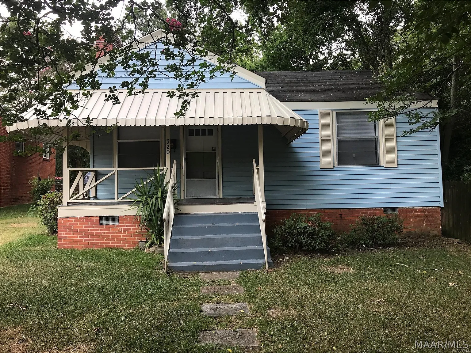 2 bed, 1.0 bath, 987 sqft, $850 — Photo 2