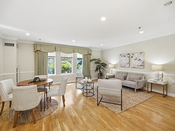 3rd image of 6 Green Way APT 101