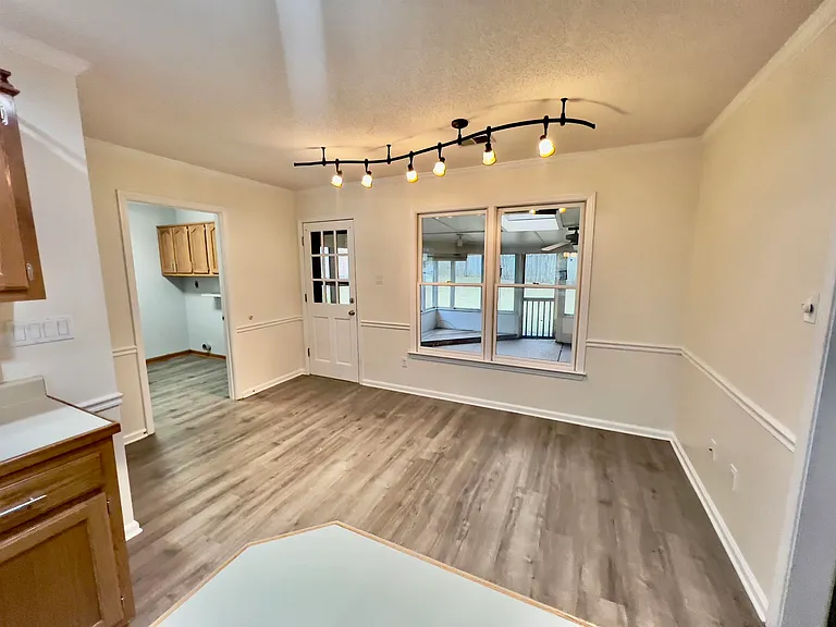 545 Wilkes Cv — Photo 10