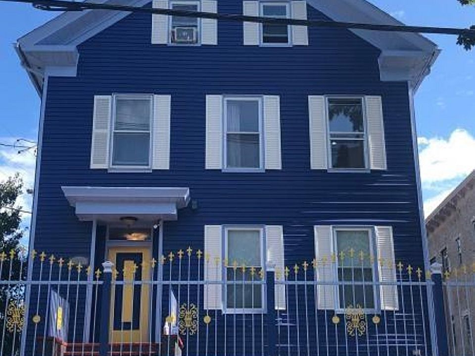 1st image of 121 Camp St Floor 1
