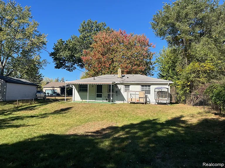 1253 Atkinson Ave — Photo 4