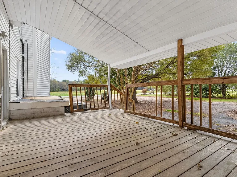 409 Meadow Rd — Photo 37