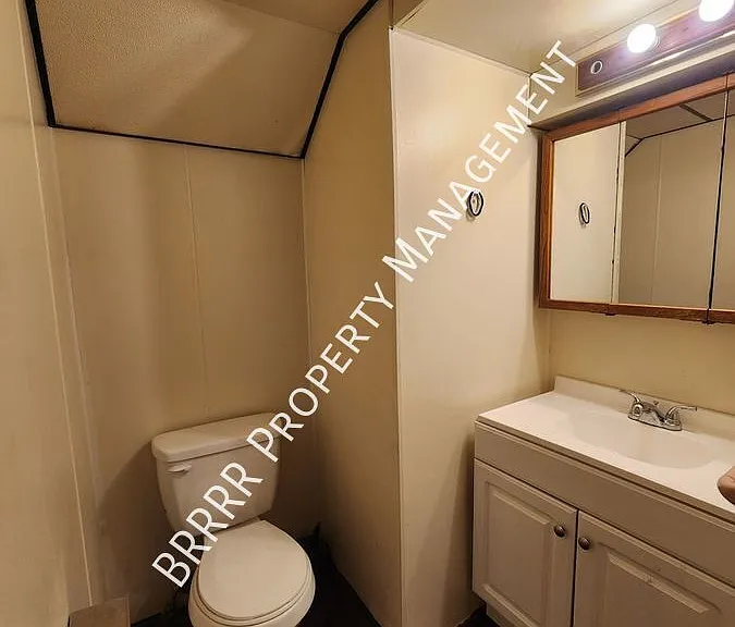 19 N Pine St — Photo 17