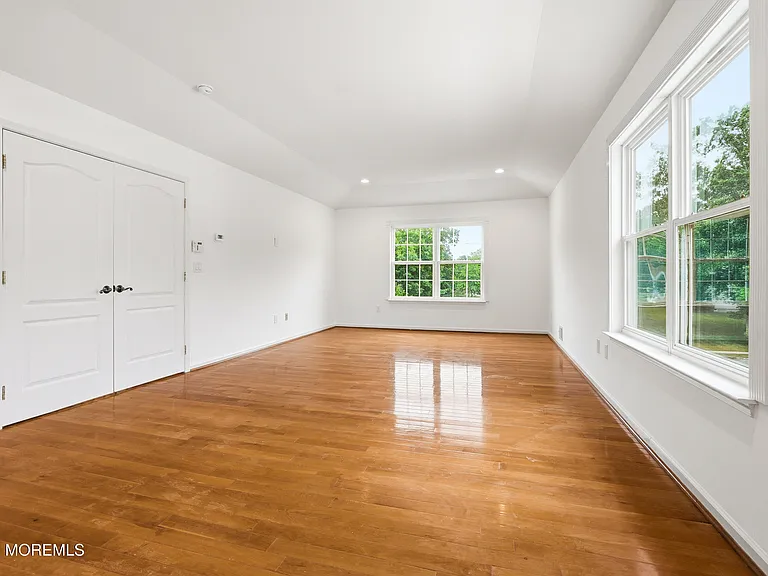 10 Etty Ct — Photo 49