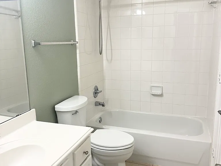 806 Cascades Dr — Photo 42