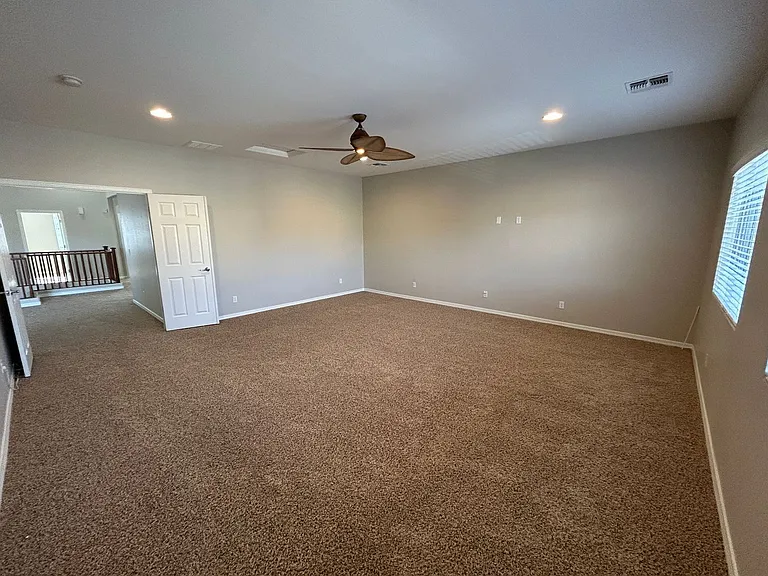 5411 W Rowel Rd — Photo 26