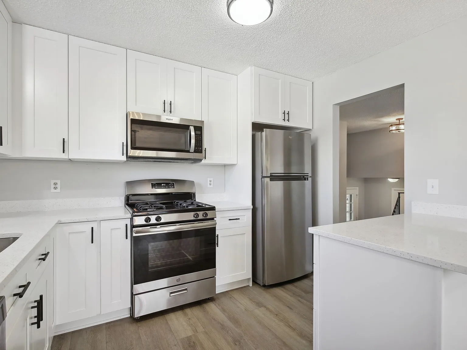 4 bed, 2012 sqft, $22,650 — Photo 4