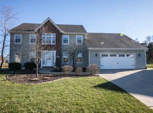 W233N7638 Berrywood Ct, Sussex, WI 53089