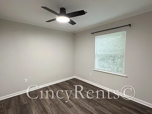 988 Stratford Pl — Photo 18