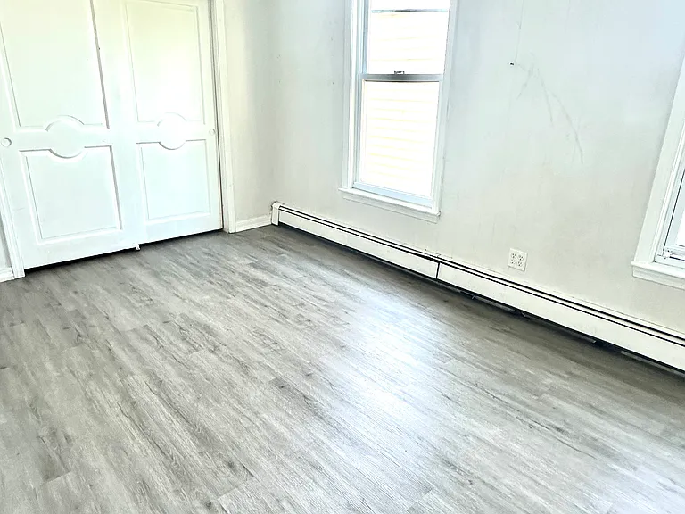 423 Meridian St #3 — Photo 6