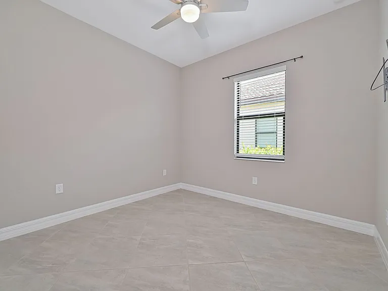 28076 Foxrock Ct — Photo 32