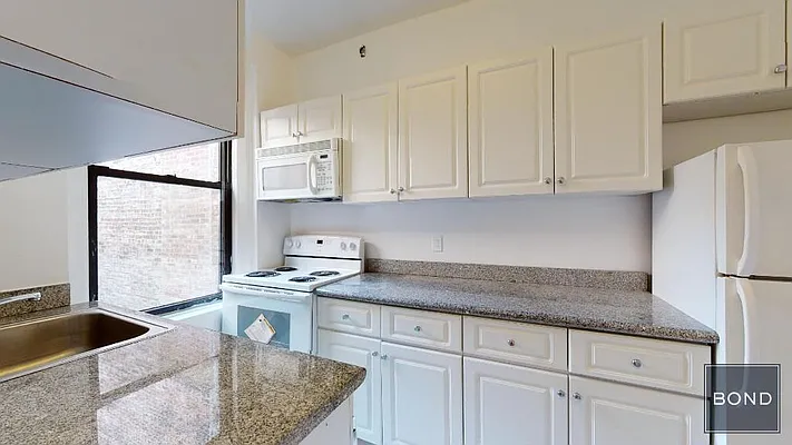 Rented by Bond New York | media 8